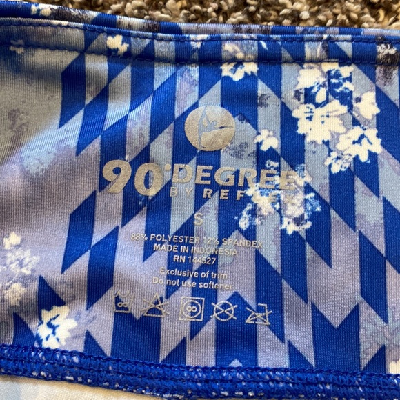 Athletic Capri leggings EUC - Picture 2 of 3